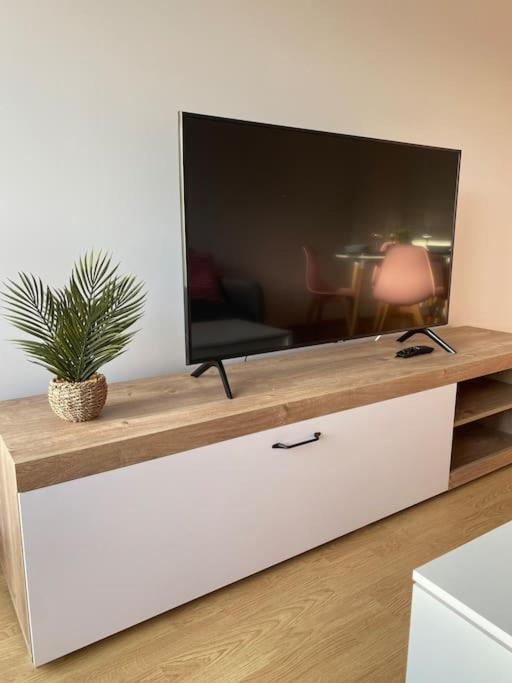 Apartamento A Pie De Playa La Pepa Burela Esterno foto